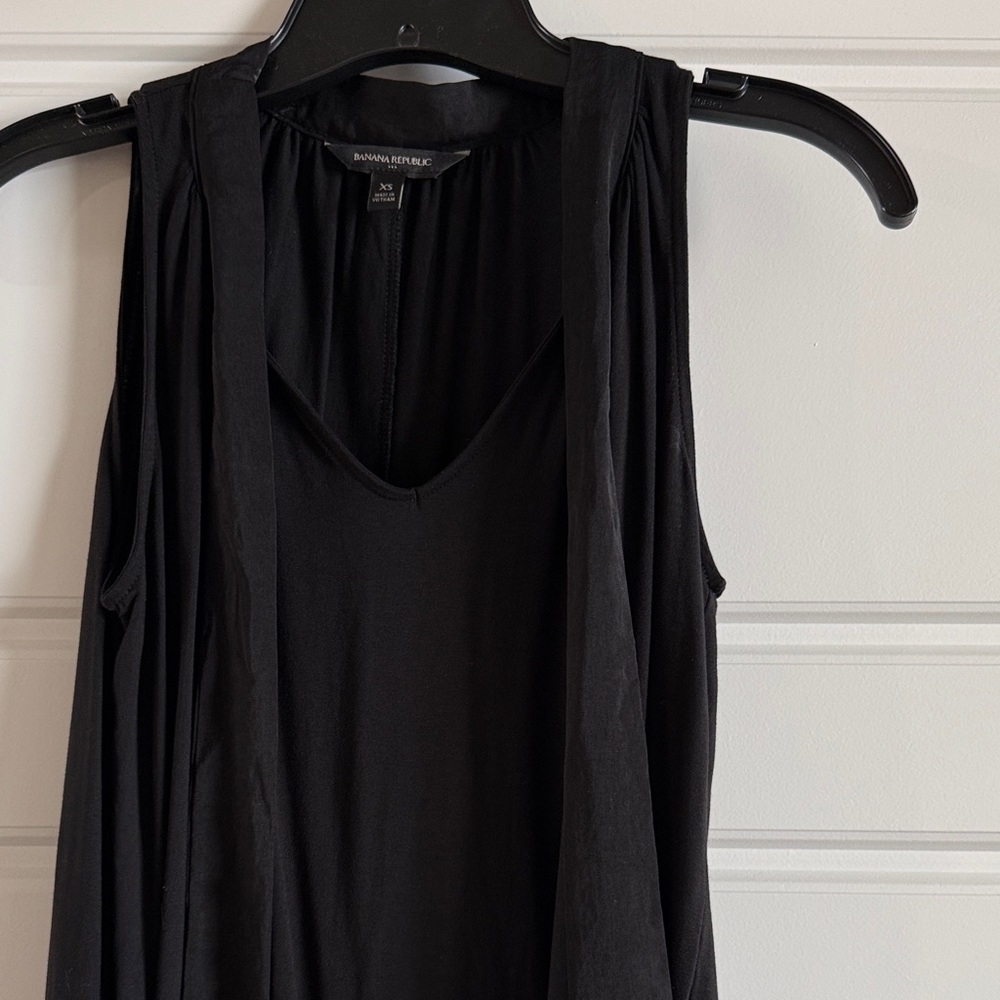 Banana Republic Sleeveless Black Tank Top